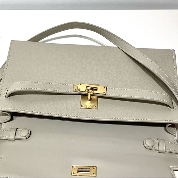 Kelly Style Leather Shoulder Bag Convertible - Picture 6 of 8